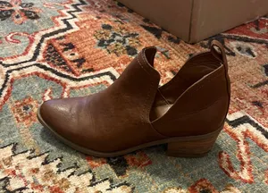 Brown Boots Size 7 thumbnail 1
