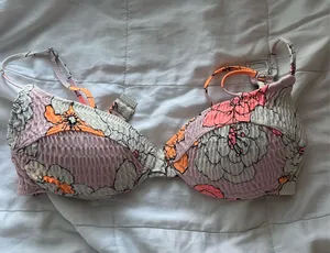Triangl bikini top thumbnail 1