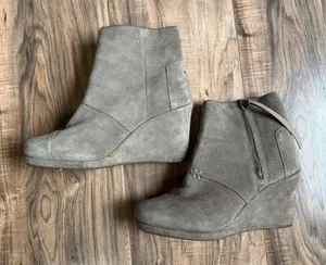 Toms wedge boots‎ size 6.5 W thumbnail 1