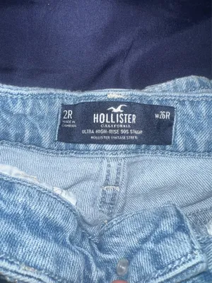 High-Waisted Hollister Jeans Mom thumbnail 3