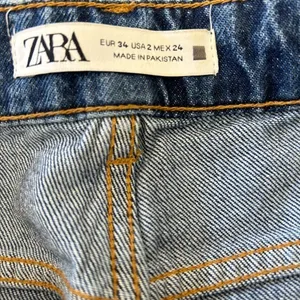 Zara‎ Jeans Size 2 Distressed EUC thumbnail 8