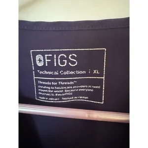 FIGS Technical Collection Women’s Scrub Top Purple Size XL Medical Nurse Doctor thumbnail 3