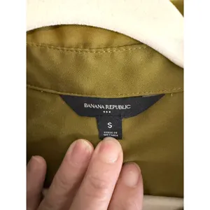 Banana Republic Silky Classic Blouse Dark Palm Green S Womens Long Sleeve Button thumbnail 6