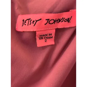 Betsey Johnson Pink Bow Shoulder Sheath Dress Sleeveless Asymmetrical Seam 2 thumbnail 4