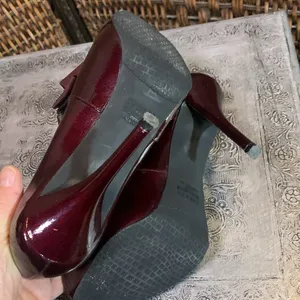 Stuart Weitzman Burgundy Peep-Toe Heels Size 6M thumbnail 8