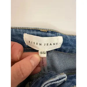 Risen Wide Leg Jeans (Light Wash, Distressed, 32” Inseam) Sz15/32 NWT thumbnail 5