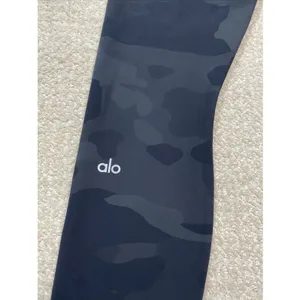 Alo Yoga High Waist Camo Vapor Leggings Black Camouflage Size S thumbnail 8