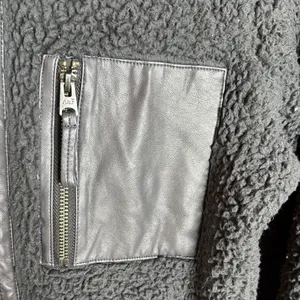 Abercrombie & Fitch Soft A&F Leather Trim Sherpa Fleece Jacket Size Small thumbnail 5