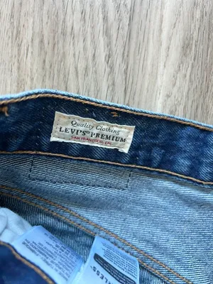 Levi's 501 Women's Distressed Denim Jean Shorts Dark Wash Size 25 thumbnail 4
