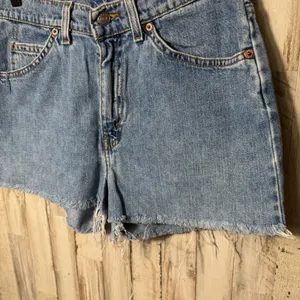 Vintage 90s Levis Denim Jean Mom‎ Short High Waist USA White Tab Womens Size 7 thumbnail 2