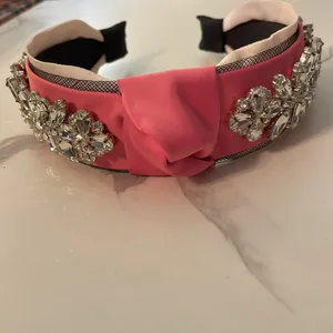 Elegant Pink Embellished Headband thumbnail 5