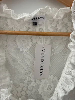 Venderbys lace top White thumbnail 3