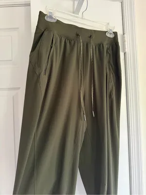 Lululemon License to Train High Rise Pants Dark Olive Size 6 thumbnail 5