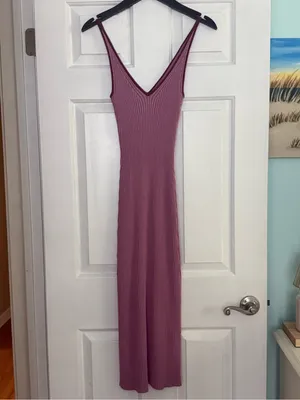 Abercrombie & Fitch Keyhole Ribbed Midi Dress in Purple thumbnail 3