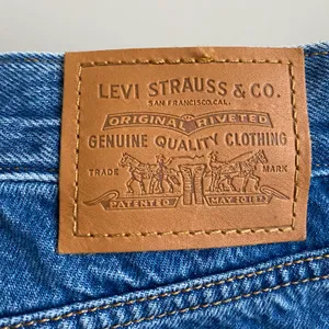 Levi's Wedgie Icon High Rise Button Fly Distressed Straight Leg Jeans thumbnail 5
