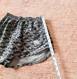 Nike Women’s M Dri-FIT Tempo Running Shorts Black Gray Print thumbnail 5