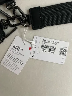 lululemon athletica NWT Dual Pouch Wristlet Strap Key & Accessory Holder Black thumbnail 8