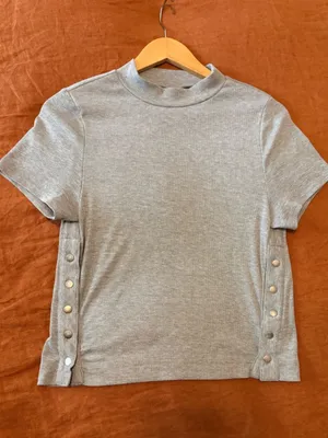 We The Free Free People Heather Gray Mock Neck Short-Sleeve Top w/Statement Side Buttons EUC thumbnail 2