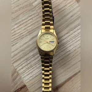 Seiko SQ Presidential Gold Plated Ladies Watch Gold Dial Hands Markers Day Date thumbnail 3