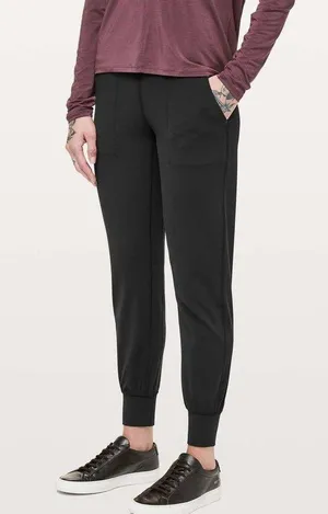 LULULEMON Align Jogger *28" in Black Size 4 thumbnail 1