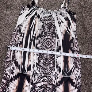 Wet Seal black & white geometric print tank top with tie front detail, size L thumbnail 5