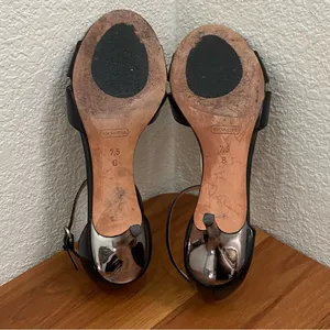 COACH Hellena Black Soft Patent Leather T-strap Kitten Heels Sandals Size 7.5B thumbnail 6