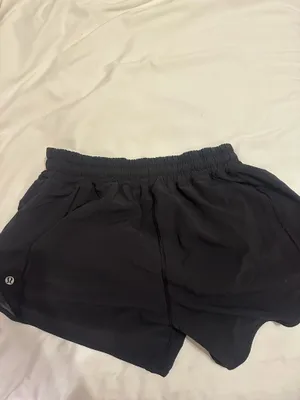 Lululemon Hotty Hot 4" Shorts thumbnail 3