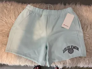 52. Lululemon shorts xs nwt square sz ret88$ thumbnail 1
