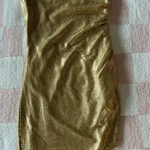 Gold One thumbnail 2