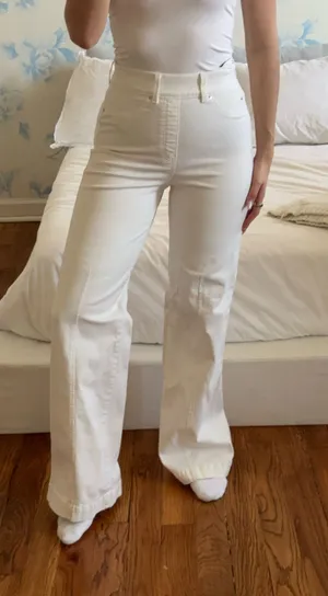 Spanx Jeans White Pull-On Flare High-Rise thumbnail 1