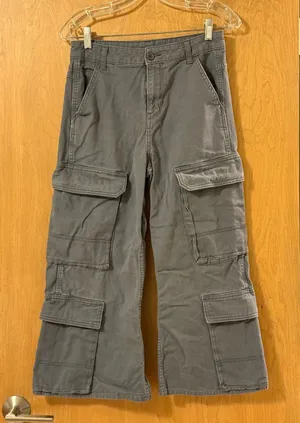 H&M Divided Gray Wide Leg‎ Cargo Pants Cropped Ankle Women's Size 2 thumbnail 1