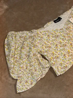 Kaii Yellow Floral Puff-Sleeve Tie-Front Crop Top with White Accents thumbnail 4