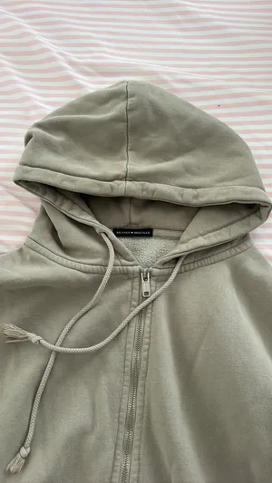 Brandy Melville Zip-Up Hoodie thumbnail 6