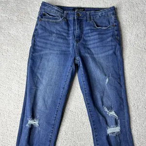 Women's‎ Judy Blue 30 Relaxed Fit Tummy Control Distressed Jeans thumbnail 2