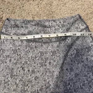 Gymshark Seamless Leggings Womens Gray Snake Print Athletic Workout Size M thumbnail 2