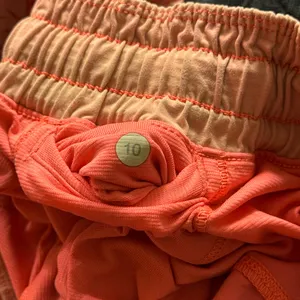 LULULEMON Hotty Hot Runnig Shorts Mesh Trim Vibrant Pastel Pink/Orange‎ Size 10 thumbnail 3
