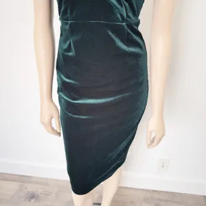 [Bardot] Emerald Green Velvet Off The Shoulder Bella Sheath Midi Dress Small 6 thumbnail 6