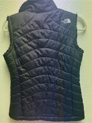 The North Face Women's Black Quilted Faux-Fur Lined Vest size Small thumbnail 6