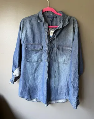 NWT’s Bandolino XL Denim Shirt with Lace-Up Front thumbnail 1
