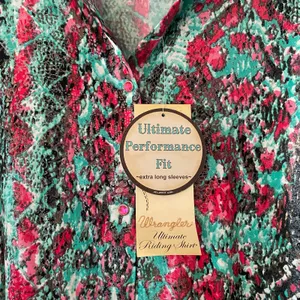 NWT Wrangler Pink Blue Deadstock Shimmer Snakeskin Button Down Women size Large thumbnail 3