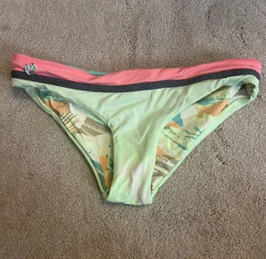 Bikini Bottoms thumbnail 1