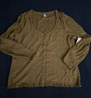 Old NavyOlive Green Button-Front Women’s Top xl thumbnail 1