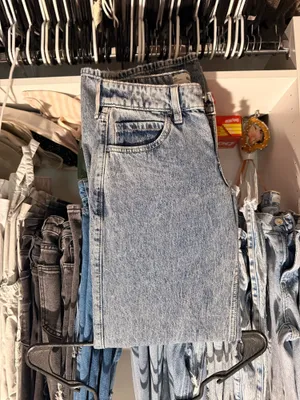 Hollister Denim Jeans thumbnail 4