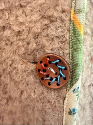 Easel Floret Embroidered Sweater Vest in Latte Size S thumbnail 5