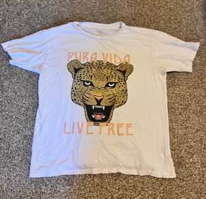 Pura Vida Graphic Tee thumbnail 1
