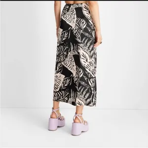 Target future collective alani noelle Tropical palm leaf Skirt Black & Cream NWT thumbnail 1