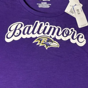 NEW Baltimore Ravens NFL Women's‎ Purple T-Shirt XL Extra Large Team Apparel thumbnail 2