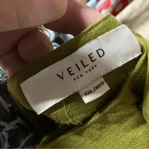 Veiled Nyc Olive Green Pleated Linen Straight Leg Trousers (Xxl) thumbnail 10