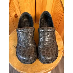 BOC Born Peggy Gray Croc Skin Embossed Slip On Wedge Clog Women Size 9 thumbnail 2
