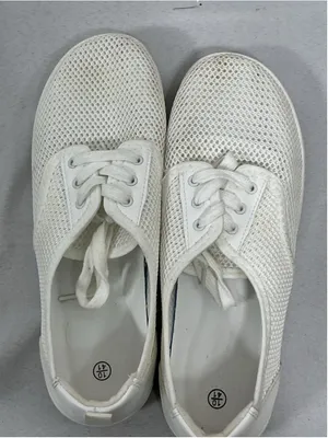 Womans Excellent Condition White Mesh Lace Up Sneakers Size 10 thumbnail 3